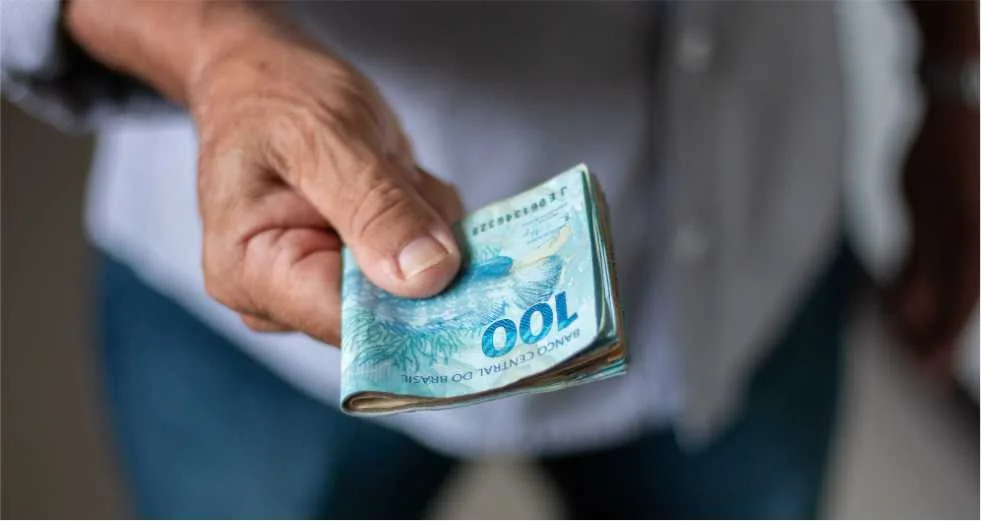 Limpe seu Nome com a ajuda do 13º Salário